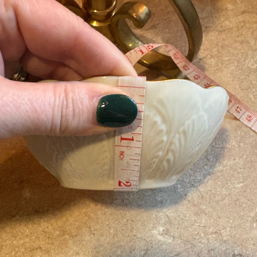 Lenox nut bowl “Holiday” holly berry design. - Picture 7 of 7